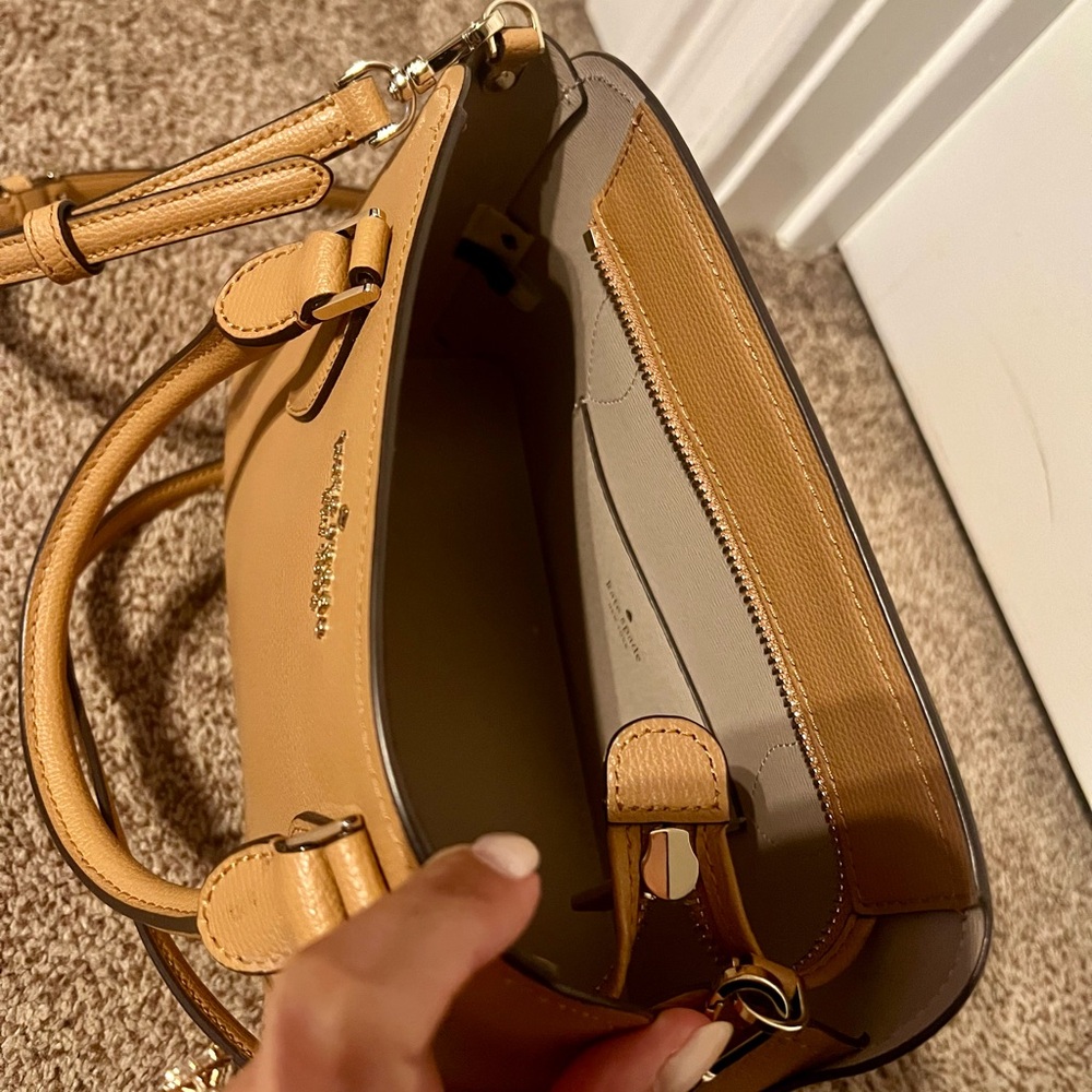 Kate Spade Purse with Crossbody Strap NWOT - Picture 5 of 6